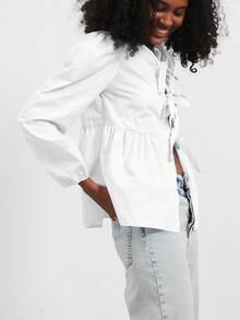 Camicia casual da donna con colletto rotondo, fiocco, orlo arricciato e maniche a sbuffo, in colori solidi misti