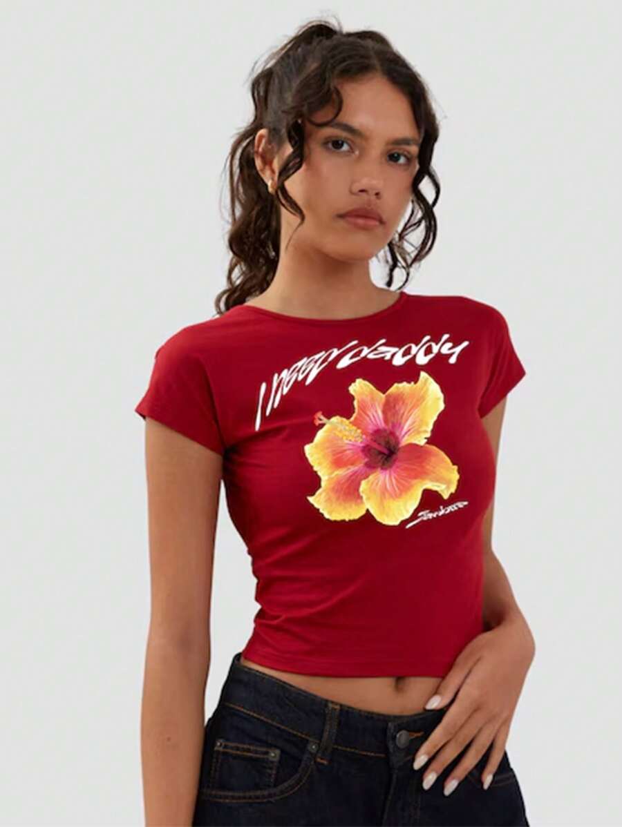 SHEIN EZwear Y2K風格Daddy Hibiscus紅色嬰兒T恤,有趣標語圖形T恤,美學夏威夷緊身巴黎短上衣 - 紅色 - 查看 1
