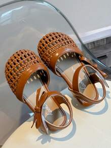 新款夏季女童涼鞋，幼兒编織皮鞋，柔軟防滑扁平底涼鞋適用於寶寶女孩