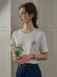 Simple Retro Women's Casual T-Shirt With Cat Embroidery Design, Round Neck - White - View 1