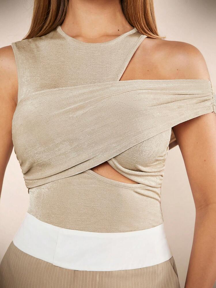 Asymmetric Summer Fits Ruched Cut Out Crop Top