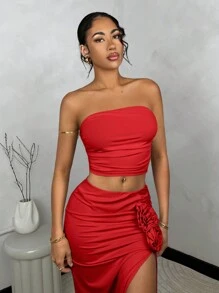 SHEIN BAE Conjunto ajustado de dos piezas con pliegues y sin tirantes para mujer en unicolor para el verano con decoración de flores 3D y abertura alta en la falda