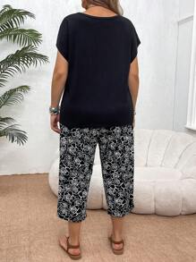 SHEIN VCAY Plus Size Boho Vacation Leisure Round Neck Tee And Floral Print Pants Two Pieces Set, For Summer,Holiday Outfits