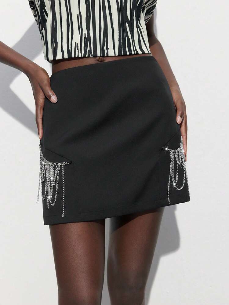 SHEIN Maija Women's Fashionable Short Rhinestone Chain Decor Pleated Skirt