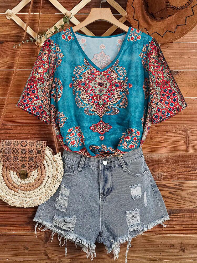 Plus Size Retro Printed V-Neck Casual Short Sleeve Shirt For Spring And Summer