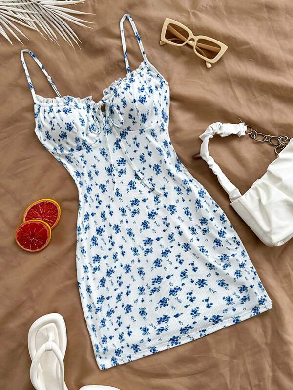 Soleia Abito corto aderente in maglia floreale blu e bianca con cordino, spalline romantiche e casuali, perfetto per le vacanze delle donne formose