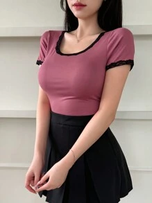 DAZY 女士夏季圆领撞色蕾丝短袖修身 T 恤外出上衣 - 中紫紅色 - 查看 4