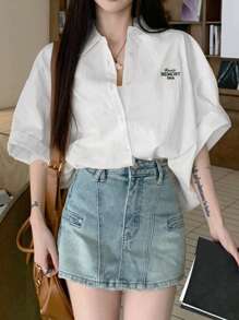 DAZY 女款夏季休閒短袖襯衫，帶有字母刺繡 - 白色 - 查看 4