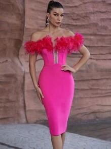 紫红色 V 领网眼水钻仿羽毛露肩绷带连衣裙 - 玫紅色 - 查看 1