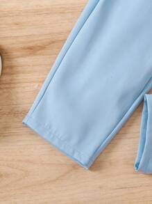 Cô gái trẻ 3 chiếc áo thun ngắn tay dệt kim khối màu có cổ bẻ, quần âu dệt kim màu trơn và áo ba lỗ dệt kim màu trơn - Xanh và trắng - Xem 6