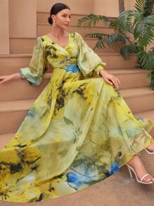 随意剪裁花卉水彩印花灯笼袖V领腰部褶饰拼布彩色装饰纽扣雪纺连衣裙，高级优雅，端庄大方