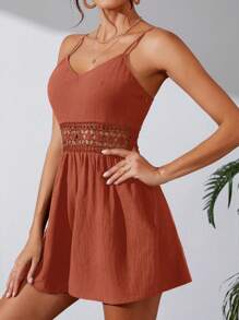 SHEIN Tall Einteiliger Jumpsuit für Damen, lässiger ärmelloser Look mit Spitzenpatchwork und einfarbiger Gestaltung für den Sommer