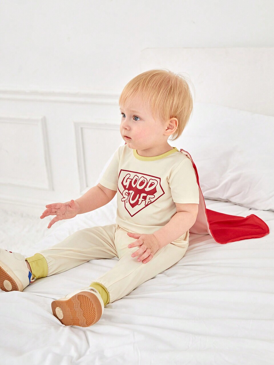 3pcs Infant Boys' Fabric Cape Style Short Sleeve Top And Shorts Set, Casual Home Wear
