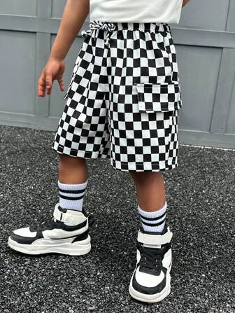 SHEIN Lässige, weite karierte Webkurzhosen für Kleine Jungen, bequem und vielseitig