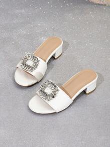 鑲鑽蝴蝶結高跟涼鞋，適合女孩穿著時舒適且時尚