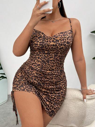 SHEIN EZwear 女士加大尺碼針織高彈性豹紋連衣裙，側邊收集細節設計