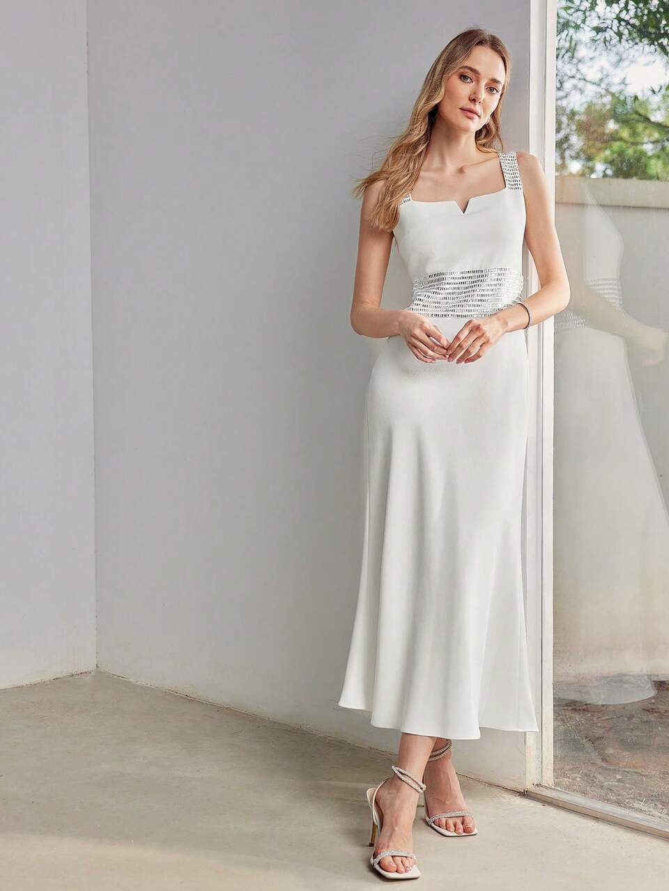 MOTF RHINESTONE DETAIL MERMAID HEM DRESS