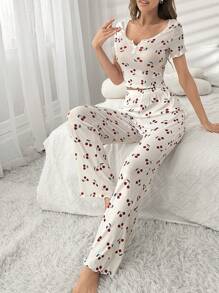 Conjunto de pijama blanco con top de manga corta con escote en pico con bordado de encaje y estampado de cerezas, y pantalón largo para mujer