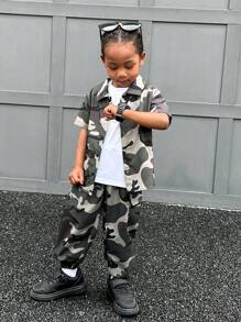 SHEIN Leap Crew 男童2入組假期和休閒舒適時尚簡約迷彩印花衣服和長褲,多用功能裝束 - 彩色 - 查看 3