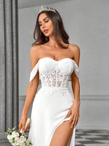 SHEIN Belle Elegante y romántico vestido de novia en blanco con encaje francés sin tirantes y diseño de jaretas en tela de gasa. Con una abertura fluida y un gran dobladillo en forma de A. - Blanco - Ver 7