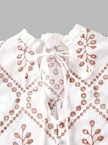 Anewsta 女士露空繡V領長袖襯衫，適用於海灘假期 - 米色 - 查看 10