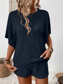 SHEIN LUNE Conjunto de 2 piezas para verano, con camiseta de manga murciélago y cuello redondo de unicolor y pantalones cortos para un look casual - Azul Marino - Ver 3