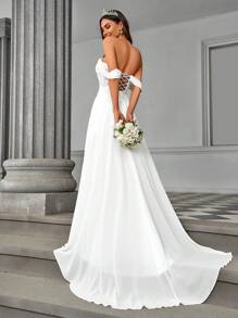 SHEIN Belle Elegante y romántico vestido de novia en blanco con encaje francés sin tirantes y diseño de jaretas en tela de gasa. Con una abertura fluida y un gran dobladillo en forma de A. - Blanco - Ver 2