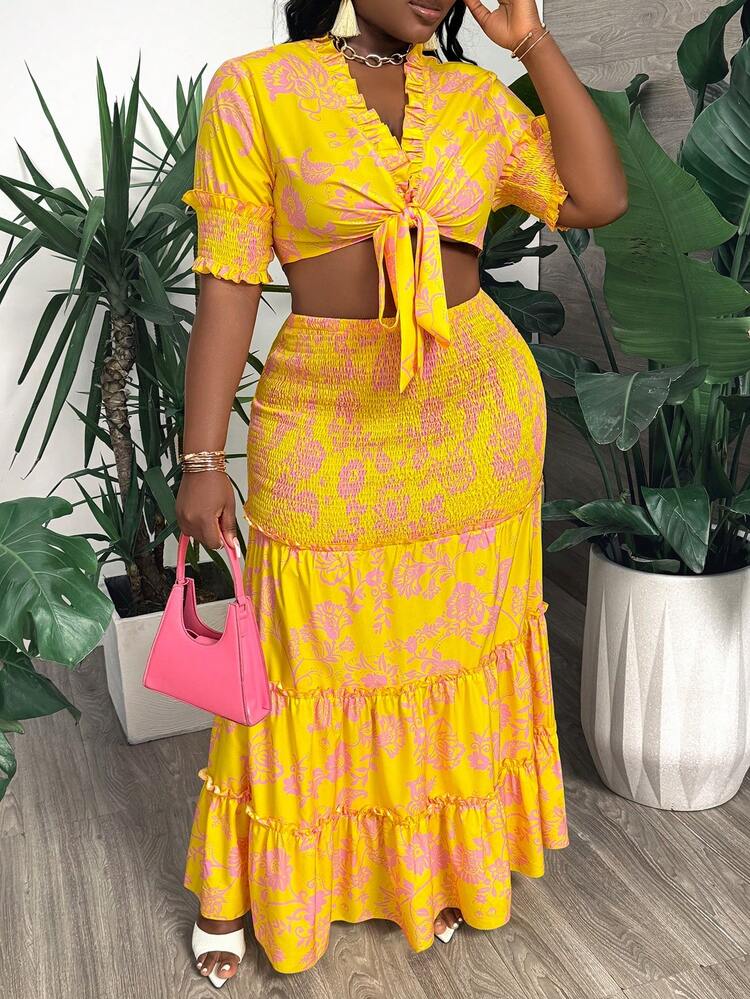 Elegant And Romantic Plus Size Women's Printed Skirt With Ruffle Hem Shirred Top Set