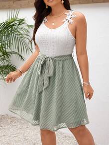 SHEIN Frenchy Váy Bridgerton dây mảnh họa tiết ren hoa boho giải trí ngày lễ cỡ lớn không đối xứng viền ren hoa có viền vải kết cấu, dành cho mùa hè - màu xanh lá - Xem 5
