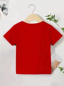 Camiseta casual de cuello redondo y manga corta con estampado de patrón de saludo de puño y pelea de puño para niño joven