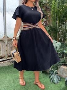 SHEIN LUNE Plus Size Women's Polka Dot Splicing Waistband Hollow Out Round Neck Short Sleeve Long Casual Vacation Dress, Summer Maxi Women Outfit - Black - View 4