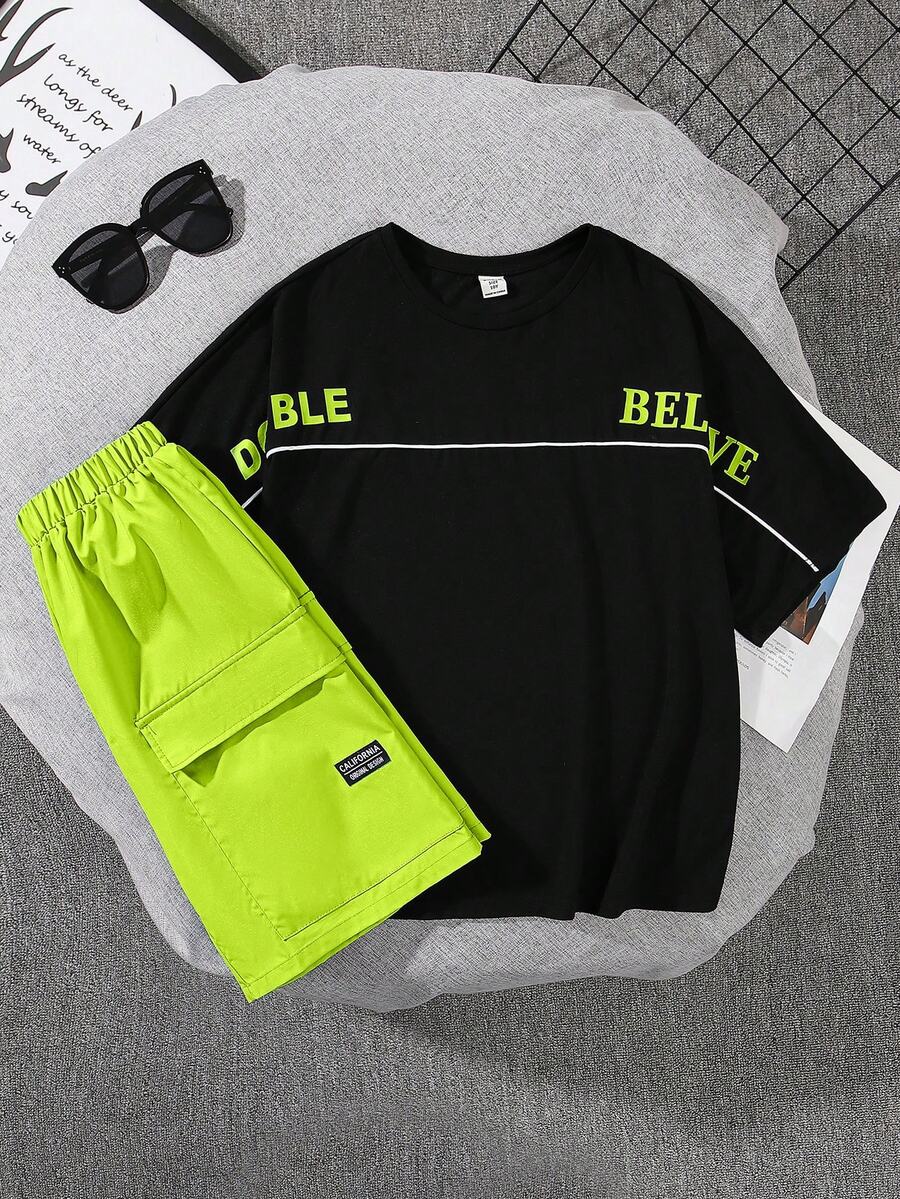 SHEIN Tween Boy Casual Phong cách Hàn Quốc In chữ Khối màu Áo thun có dây rút dây giày Đường viền cổ tròn, Bộ quần short dệt hoa - màu xanh lá - Xem 1