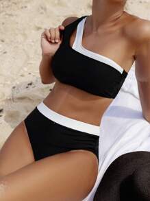 Swim Vcay Women's Summer Beach Color Block One Shoulder Sexy Bikini Set - Black and White - View 5