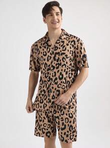 Conjunto de Roupa de Casa Masculina com Estampa de Leopardo, Blusa de Manga Curta com Botões Únicos e Shorts, Verão - Castanho - Ver 6