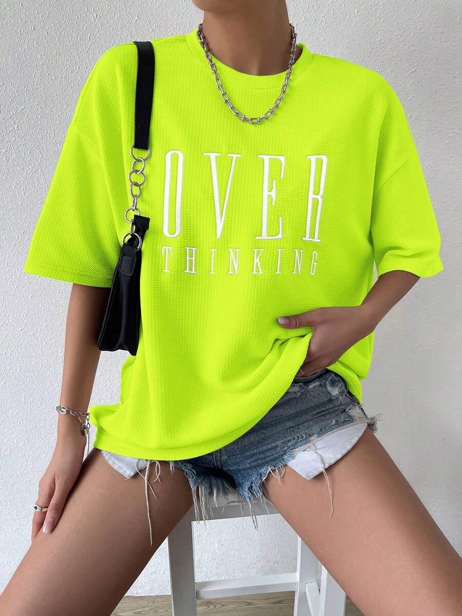 Chiquease 女士夏季休闲 T 恤，带口号印花，圆领和落肩袖图案 T 恤女式上衣 - 綠色 - 查看 1