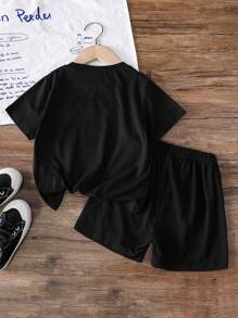 SHEIN Set aus bedrucktem T-Shirt und passender Shorts mit buntem Herz-Motiv für Kleine Mädchen