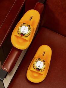 GARFIELD X SHEIN Women Cartoon Pattern Plastic Slippers, For New Year Holiday, Valentines For Casual Beach Style