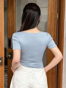 DAZY Áo thun nữ có cổ bất đối xứng màu trơn mùa hè có dây rút ngắn tay - Màu xanh lam - Xem 5