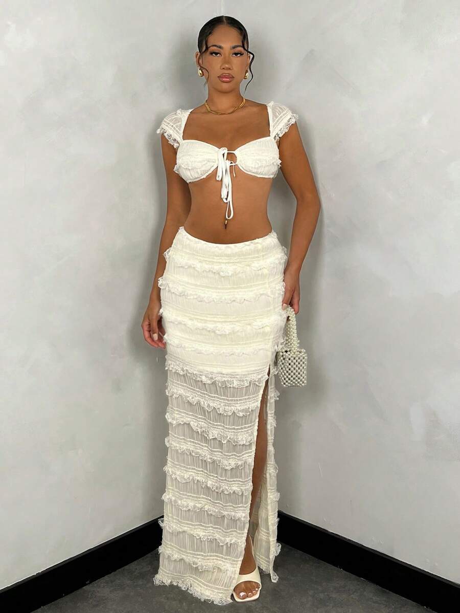 SHEIN BAE Áo crop top họa tiết màu trơn cho nữ với đường viền cổ ngọt ngào và chi tiết thắt nút, kết hợp với váy xẻ đùi cao cho trang phục kỳ nghỉ hè gợi cảm - Màu be - Xem 1