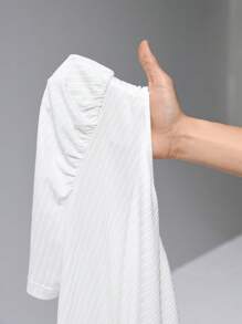 SHEIN Essnce Paquete de 3 camisetas de cuello cuadrado ajustadas de verano para mujer talla grande, ropa de verano para mujer, blusas lindas, camisetas a rayas, atuendos de verano, blusas talla grande, blusas curvilíneas
