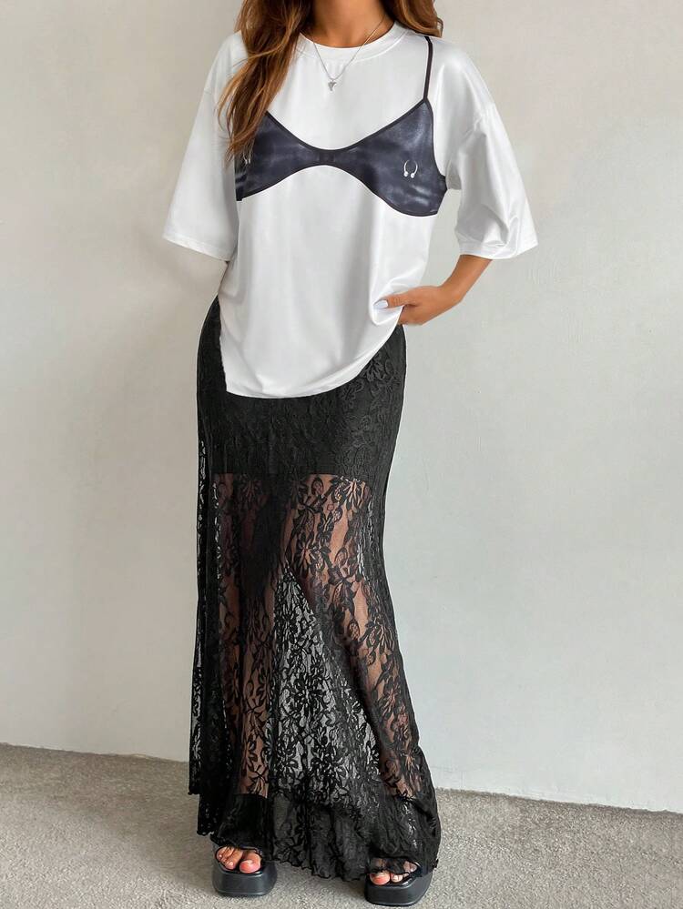 Women Loose Fit Short Sleeve Summer Casual T-Shirt With Human Body Print And Round Neck