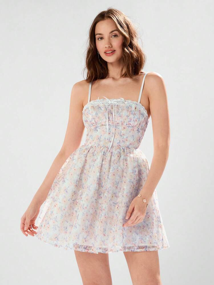 Damen Spaghetti-Träger Sommerferien Kleid mit ditsy Blumenmuster und Spitzenflicken