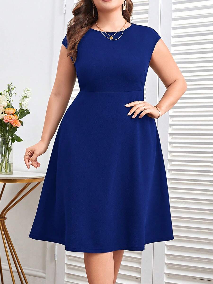 SHEIN Clasi 大尺寸女性優雅純色圓領無袖連衣裙，夏季 - 寶藍色 - 查看 1