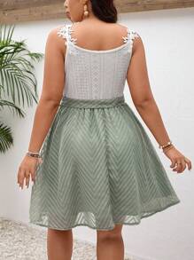 SHEIN Frenchy Váy Bridgerton dây mảnh họa tiết ren hoa boho giải trí ngày lễ cỡ lớn không đối xứng viền ren hoa có viền vải kết cấu, dành cho mùa hè - màu xanh lá - Xem 2