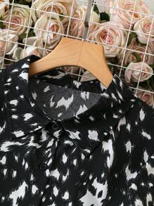 SHEIN Clasi Robe-chemise longue décontractée à manches longues et imprimé intégral avec nœud à la taille pour femmes de grande taille