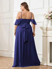 SHEIN Belle 純色露肩雪紡伴娘裙，掀起褶紋上身設計，腰帶和高衩裙裝配件（大尺寸） - 寶藍色 - 查看 2