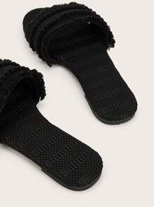 黑色布料和毛球流苏装饰，波西米亚风，度假风，女士平底凉鞋。毛球和流苏的长度和数量随机。布料材质和黑色纹理也随机。适合春夏穿着。 - 黑色 - 查看 5