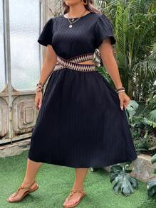 SHEIN LUNE Plus Size Women's Polka Dot Splicing Waistband Hollow Out Round Neck Short Sleeve Long Casual Vacation Dress, Summer Maxi Women Outfit - Black - View 5