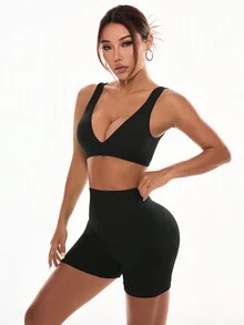 Easithlete 女士穿搭套裝，純色超短背心和短褲，修身運動追蹤服 - 黑色 - 查看 3