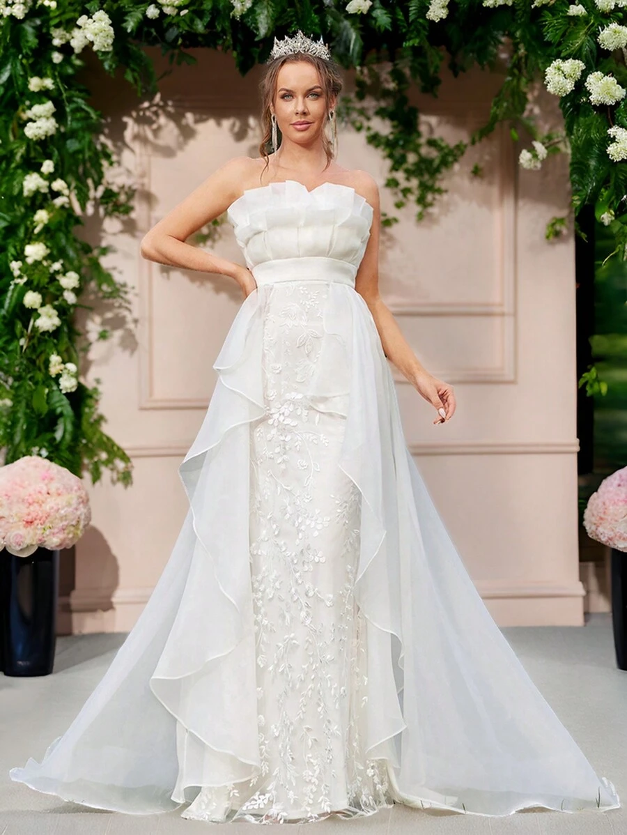 SHEIN Belle 優美的蕾絲和紗綢拼接婚紗，荷葉邊領口，A字形短裙，長尾和飄逸的下擺 - 米色 - 查看 1